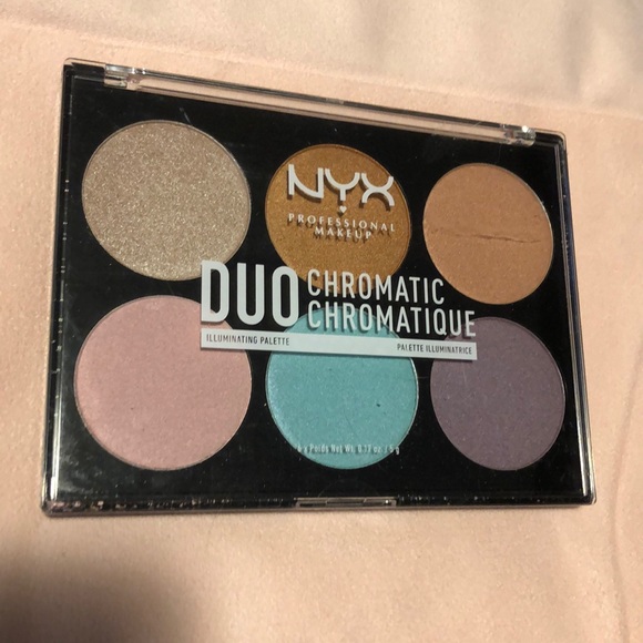 NYX Duo Chromatic Illuminating Palette - Picture 2 of 2